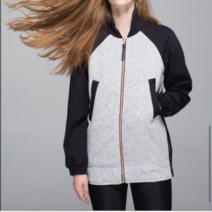 Lululemon Both Ways Reversible Floral Womens
Bomber Zip Up Sweater Jacket Size10